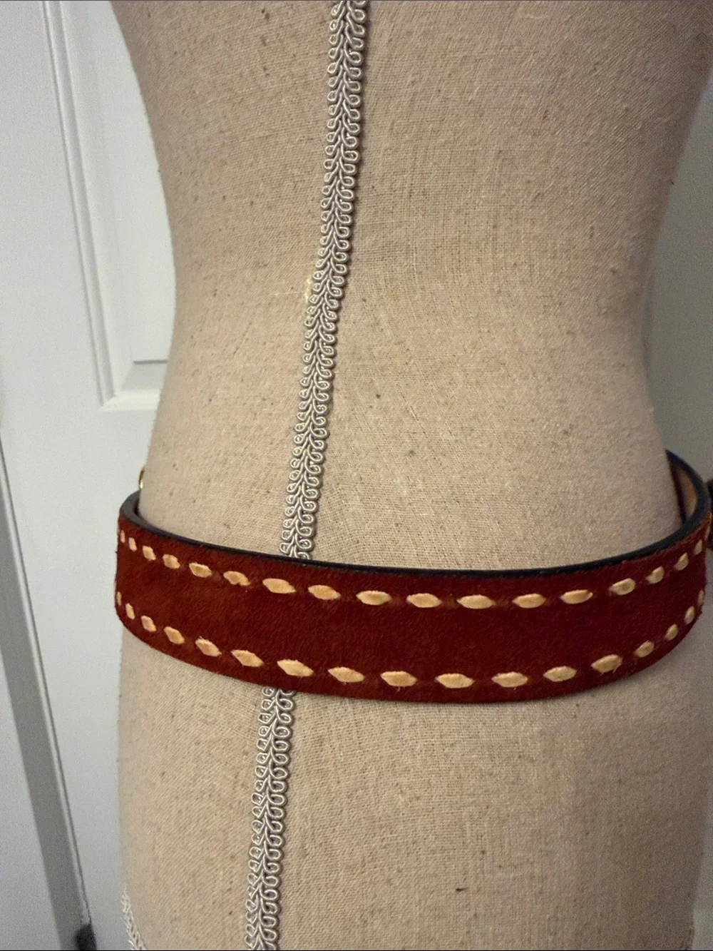 JUSTIN Women’s Brown Suede Belt with Brass Buckle Top Grain Cowhide size 35 USA
